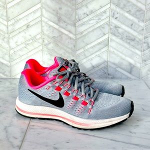 Nike women’s Running Shoes in Size 7